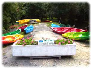 canoée et kayaks à quai